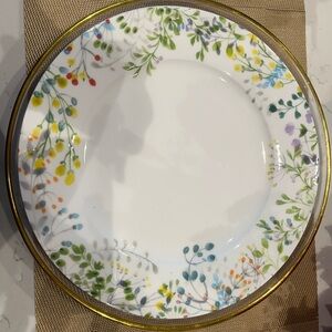 Mikasa White and Gold Dinnerware Plate with Elegant Design